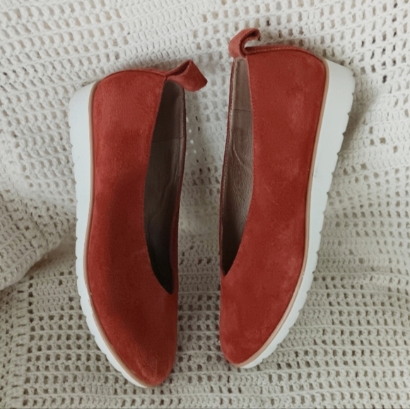 ↠ Eileen Fisher Terracotta Rust Suede Humor Demi Sporty Wedge Ballet Flat Loafer - Picture 1 of 9
